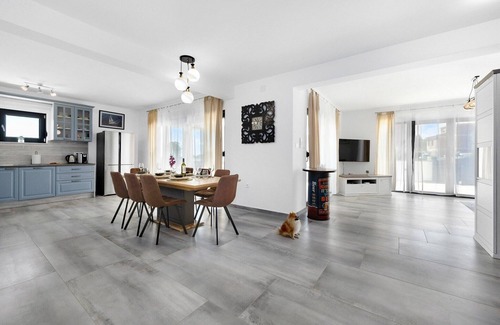 Krnica Villa | Villa in Krnica with Pool near Rock Beach