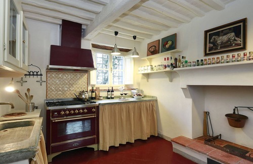Lucca Villa | Villa in Mutigliano with 3 bedrooms sleeps 6