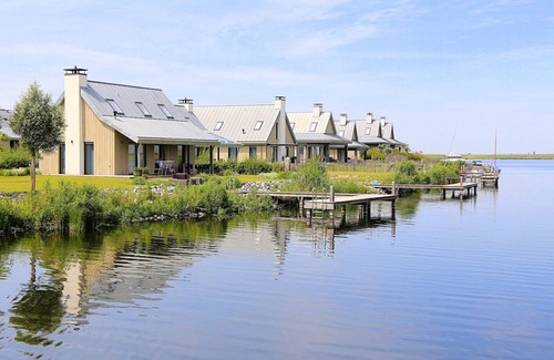 Tholen House | Villa in Netherlands with Sauna & Bubble Bath