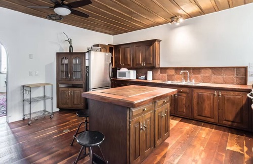 Ville-Marie House | Villa in old port Montreal