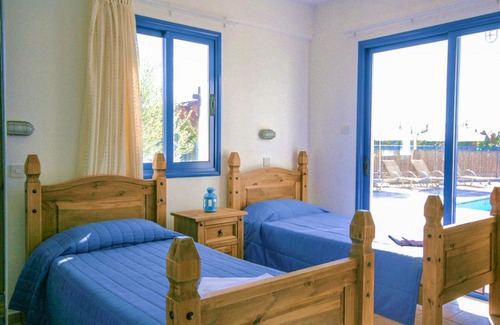 Agios Georgios Pegeias Villa | Villa in Pegeia Sleeps 6 includes Swimming pool and Air Con