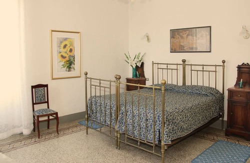Capannori Villa | Villa in San Gennaro with 6 bedrooms sleeps 12