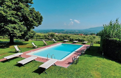 Capannori Villa | Villa in Segromigno In Monte with 8 bedrooms sleeps 16