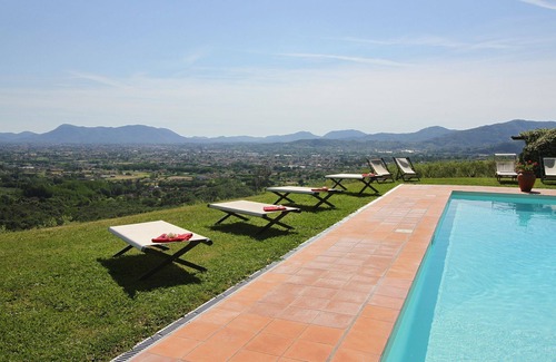 Capannori Villa | Villa in Segromigno In Monte with 6 bedrooms sleeps 12