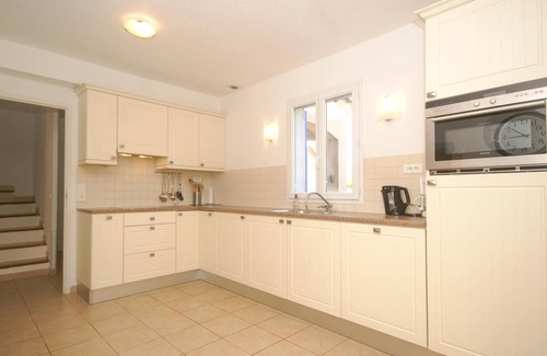 Aups Villa | Villa in small domain with pool and tennis court