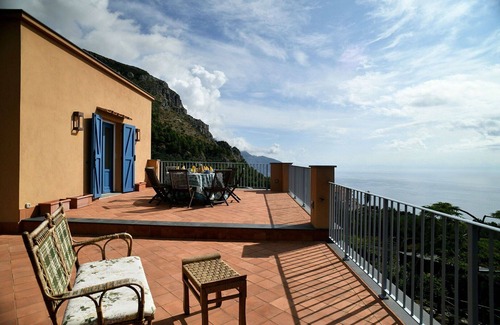 Piano di Sorrento Villa | Villa in Sorrento with 4 bedrooms sleeps 8