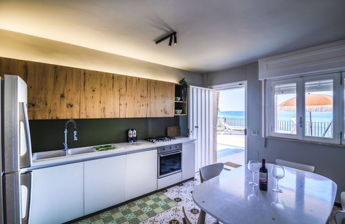 Fontane Bianche Villa | Villa in the country access to the sea from inside the villa