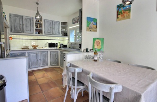 Mougins House | Villa in the heart of Mougins, residential area.
