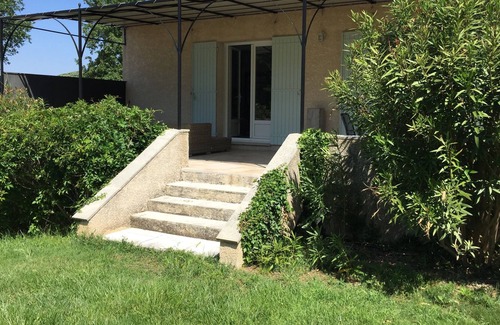 Robion House | villa in the Luberon private pool not overlooked everything on foot