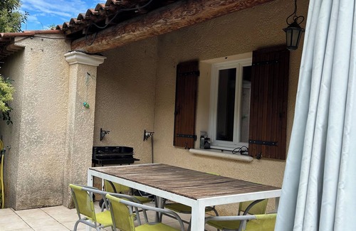 Bagnols-sur-Ceze Villa | Villa in the South with swimming pool, garden, terrace, close to tourist area.