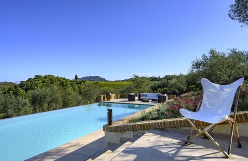 Montepulciano Villa | Villa in Totona with 6 bedrooms sleeps 12