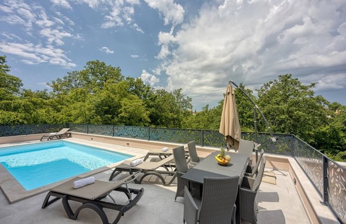 Nova Vas Villa | Villa IN with Private Pool