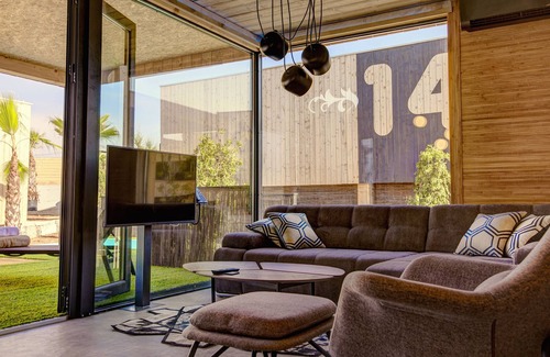 Zrce Villa | Villa in Zrce, close to the beach, water sports, festival, party, free wifi, up to 6 people.