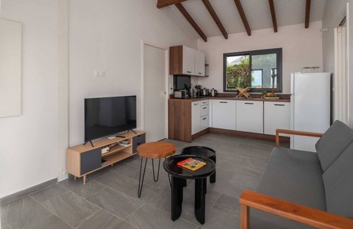 Les Abymes House | Villa Indonesia-private pool in the center of the island