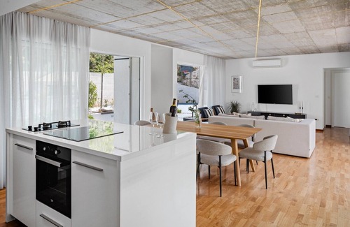 Nerezise Villa | Villa Island Pearl: A Stunning Oasis of Luxury and Serenity on Brač Island