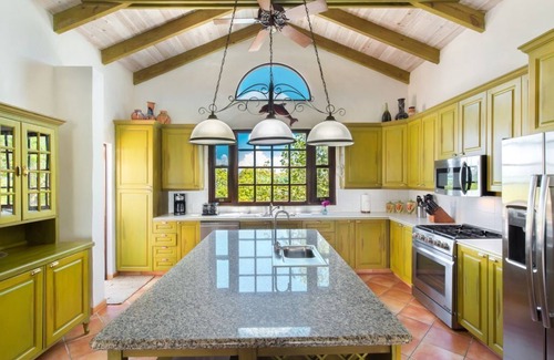 Ocean Point Villa | Villa Jasmine blends indoor/outdoor living with a lovely Mediterranean decor.
