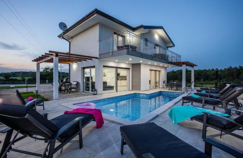 Buje Villa | Villa Jelena I 4-Sterne I Beheizter Pool I Privatsphäre I barrierefrei I Grill