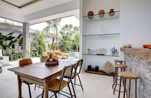 Sunset Road Villa | VILLA JONAS 1 BDR - PRIVATE SWIMING POOL - BALI - SEMINYAK - INDONESIE