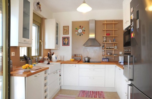 Ermionida Villa | Villa Julie - a relaxing family home place near the beach.