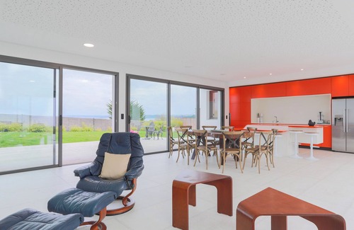 Locquirec Villa | Villa 'Ker Marie' with Sea View, Private Terrace and Wi-Fi