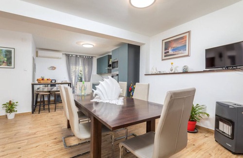 Fazana Villa | Villa Ketty in Fažana with playground, sea view and private pool