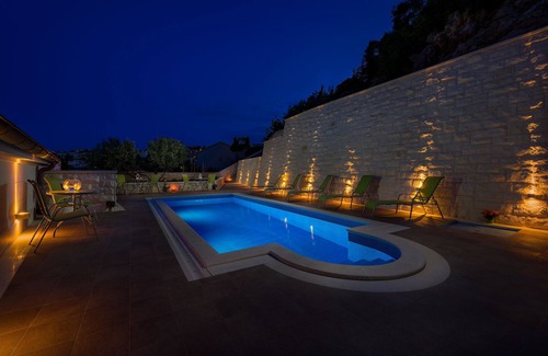 Hvar Apartment | Villa Kogo apartment 6 with a swimming pool in Hvar Town center