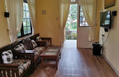 Cipanas Villa | Villa kota bunga 3 kamar full Wifi bersih rapi