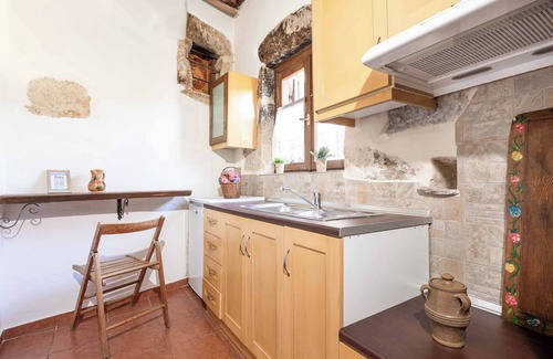 Champatha Villa | Villa Kourkoulios - Three Bedroom Villa, Sleeps 6