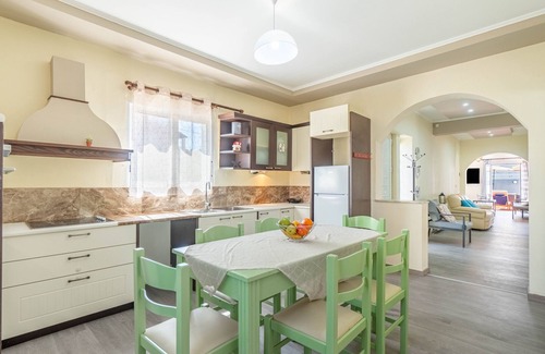 Sidari Villa | Villa 'Kouros' with Mountain View, Wi-Fi and Air Conditioning