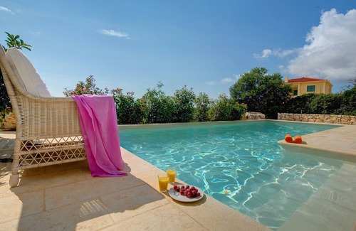 Karavados Villa | Villa 'Kteni Ideales Resort' with Sea View, Wi-Fi and Air Conditioning