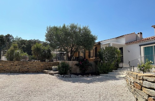 Neoules House | VILLA L'AZUREA