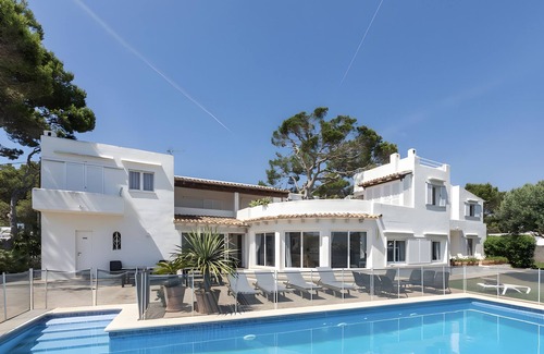 Cala d'Or Villa | Villa 'La Chamade' with Sea View, Private Pool and Wi-Fi