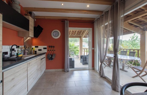 Payzac Villa | Villa 'La Fenière' with Shared Pool, Wi-Fi and Air Conditioning