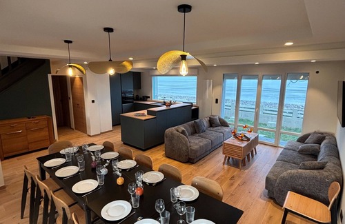 Quineville Villa | Villa - La Maison de la mer Completely renovated seafront house.