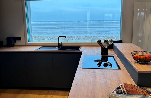 Quineville Villa | Villa - La Maison de la mer Completely renovated seafront house.
