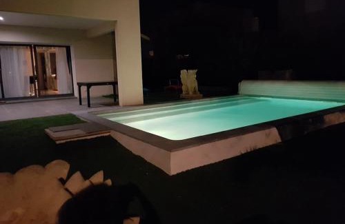 Sete Villa | VILLA LA MAZAL, Bord de Mer, Piscine, Double Baignoire Balneo, Climatisation