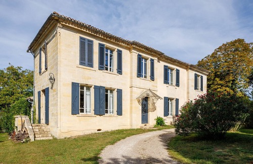 Carignan-de-Bordeaux Villa | Villa 'La Papautiere Bis' with Wi-Fi