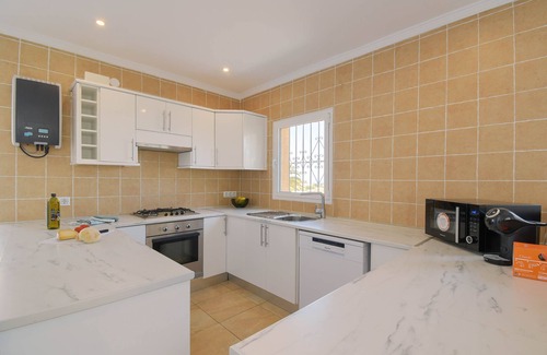 Casas de Torrat Villa | Villa 'La Perla Calpe Seaview' with Sea View, Wi-Fi and Air Conditioning