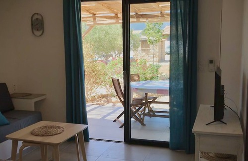 Lecci House | Villa La Vacca 🏡Warm welcome 🧡 heated pool 🌞beach 5' away 🏖️