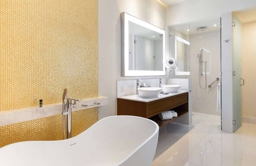 San Jose del Cabo Resort | Villa La Valencia 1,2, and 3 bedroom units. Cabo san Lucas.