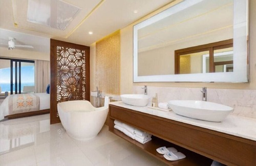San Jose del Cabo Resort | Villa La Valencia 1,2, and 3 bedroom units. Cabo san Lucas.
