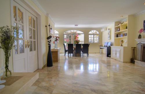 Marbella Villa | Villa Las Chapas Playa