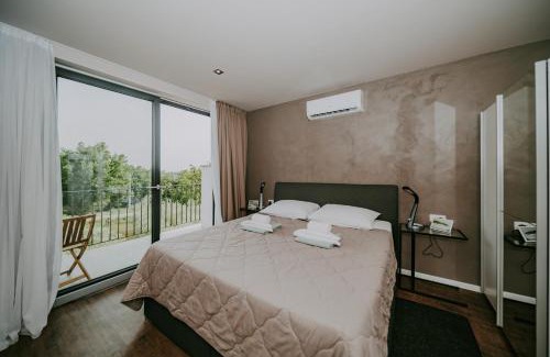 Kastel Villa | Villa Laurus Residence
