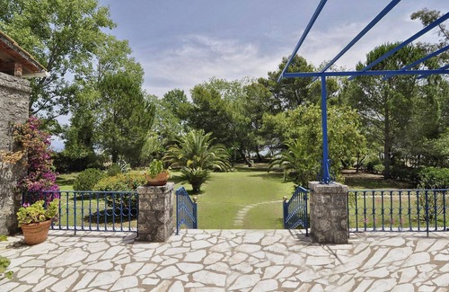 Melikia Villa | Villa Lefka – Stunning Seaside Villa in Corfu with Private Gardens