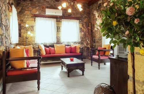 Livadia Villa | Villa Lefkothea is a luxury villa with its own pool overlooking the sea.