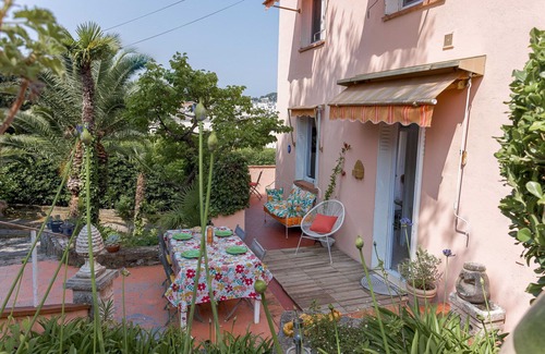 Le Cannet Villa | Villa Les Chênes Verts by Halldis