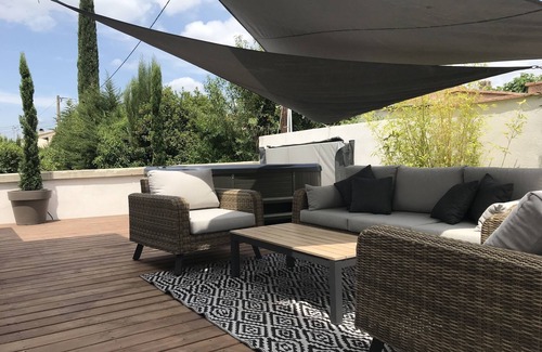 Lorgues Villa | Villa Les Pierres d'Antan with swimming pool and jacuzzi