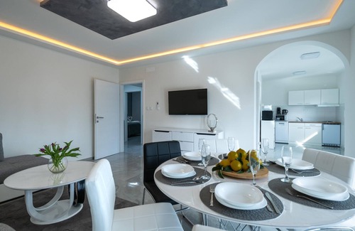 Mali Maj Apartment | Villa LiLi Apt 1 with balcony