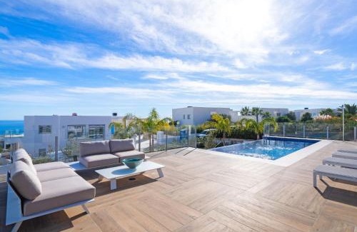 Cumbre del Sol Villa | Villa Lirios by Interhome