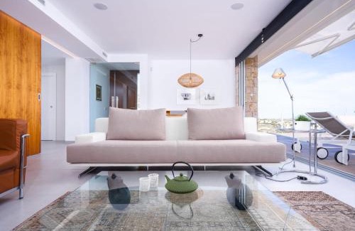 Cumbre del Sol Villa | Villa Lirios by Interhome